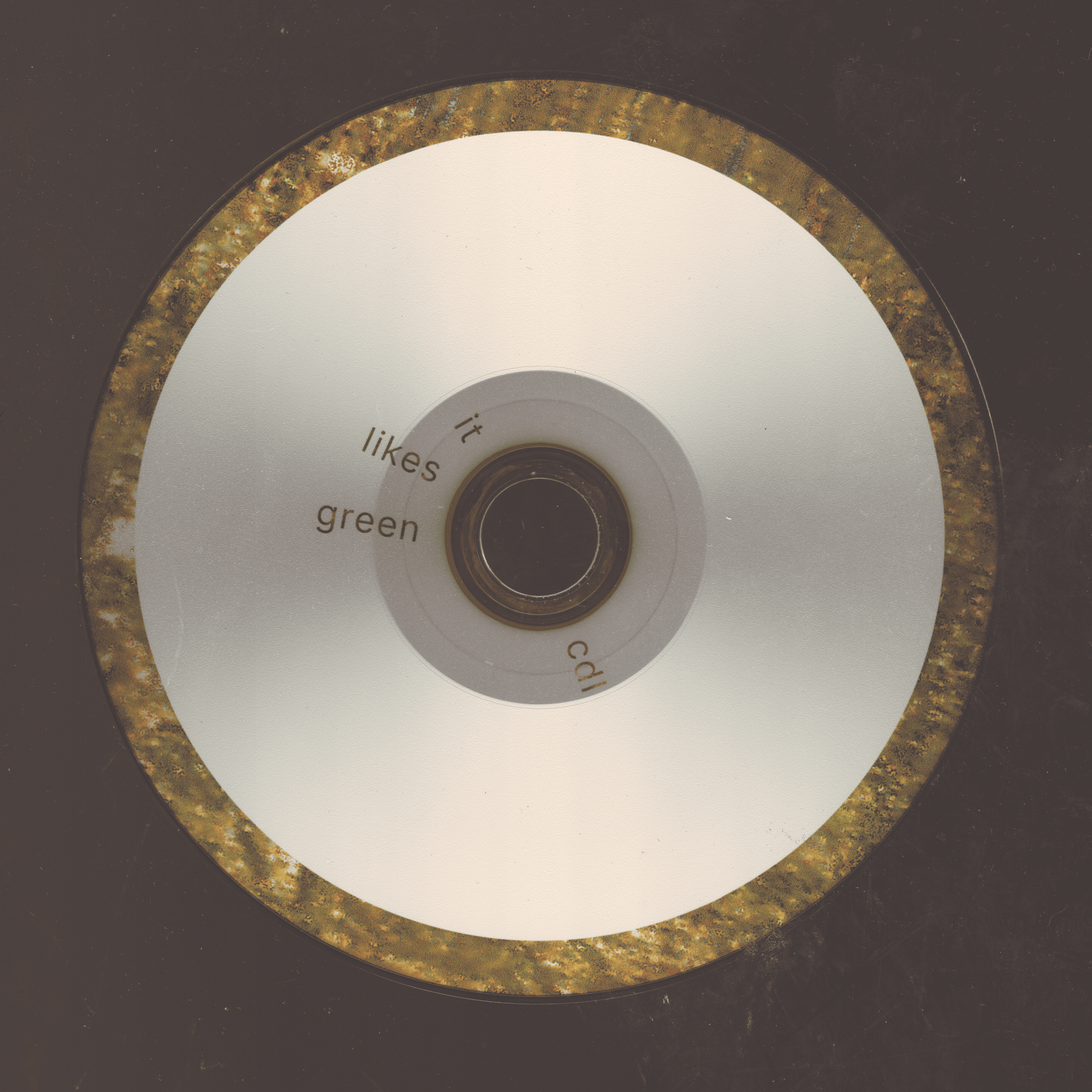 It likes green. CD